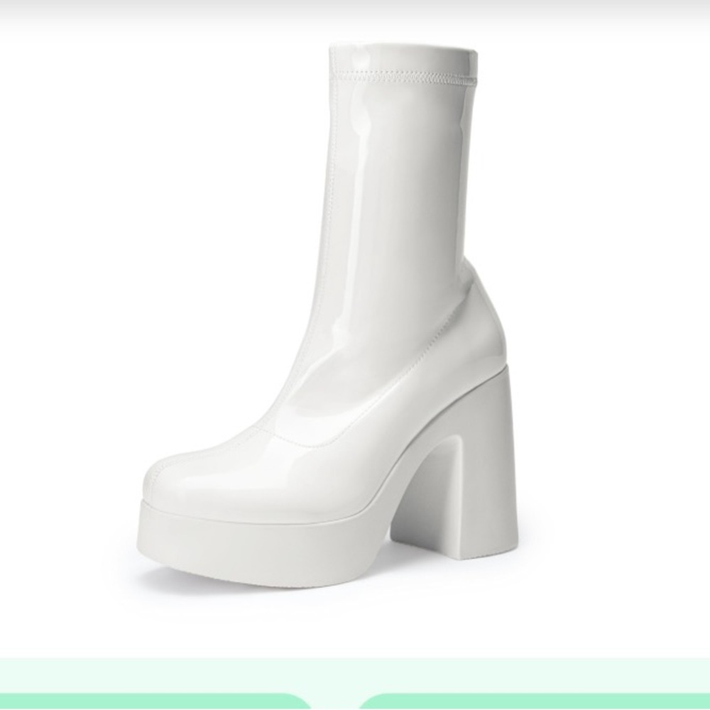 White Chunky Heeled Boots with Platform